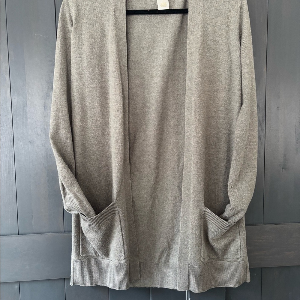 SOLD M Women's Green Open Front Sweater Size Small